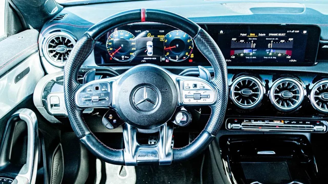 Mercedes-Benz CLA 45 S AMG, rok 2022, zdjęcie 4